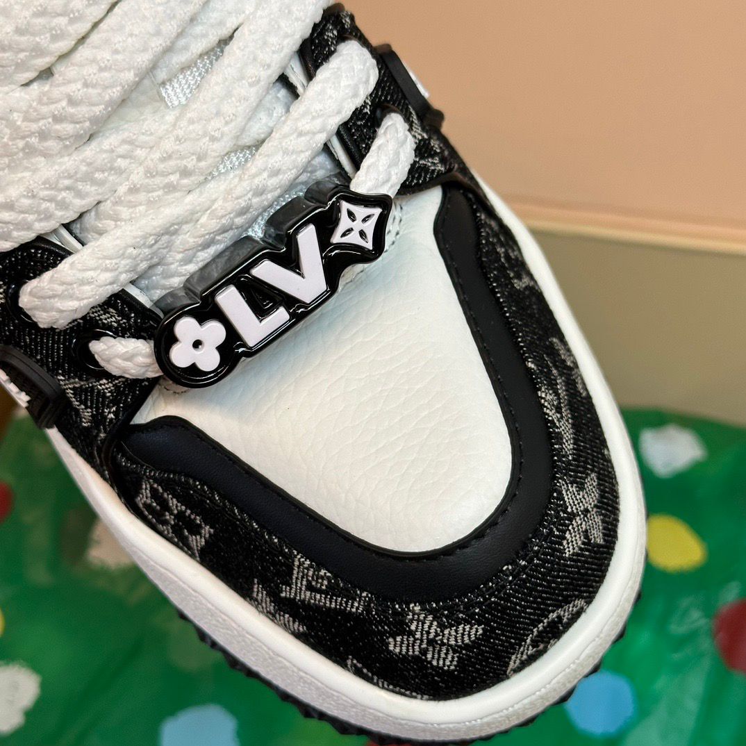 LOUIS VUITTON -Shoes