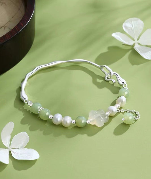 Wholesale Hot Selling Fashion Jewelry Mini Garnet Beads Bracelet with Plated Flower